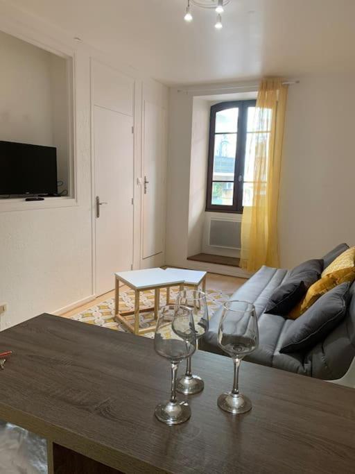 Aubenas : Beau Studio, Proche Du Chateau מראה חיצוני תמונה